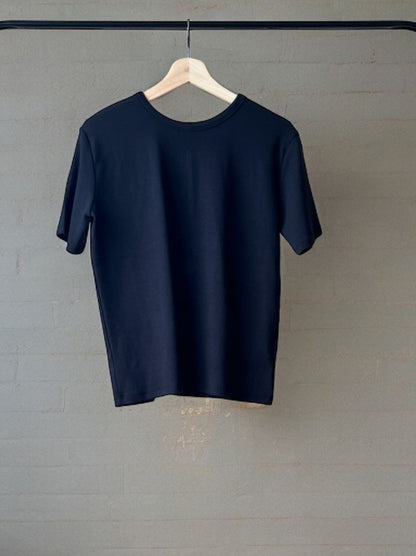 Back scoop neckline トップス