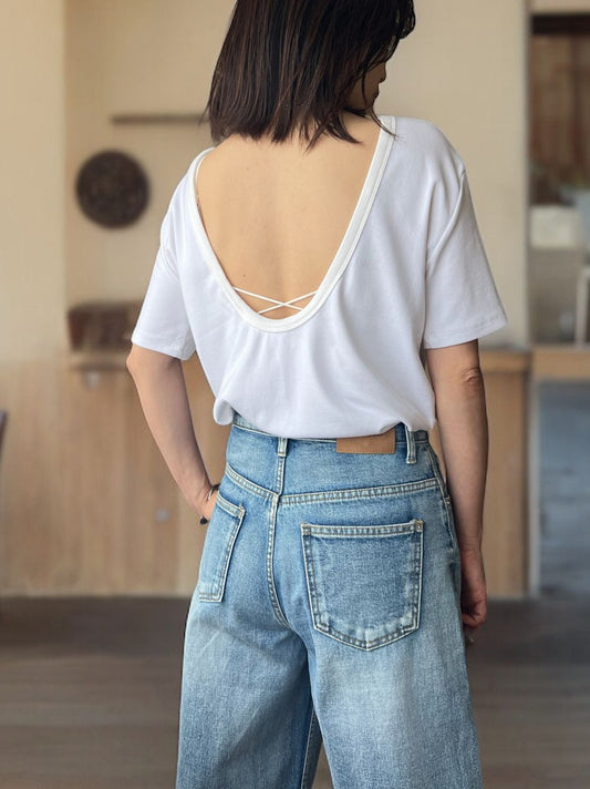 Back scoop neckline トップス