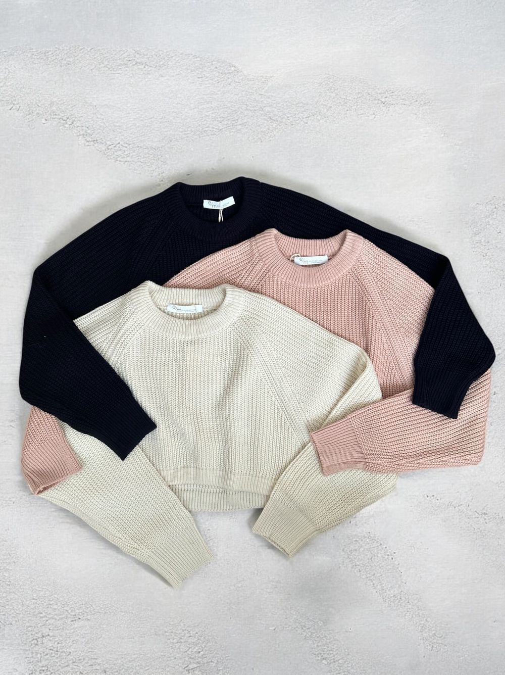 Cropped rib クルーネックニット