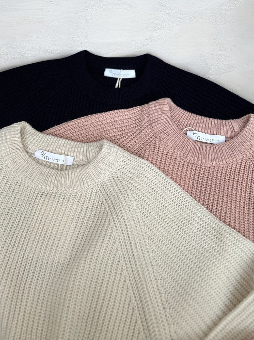 Cropped rib クルーネックニット
