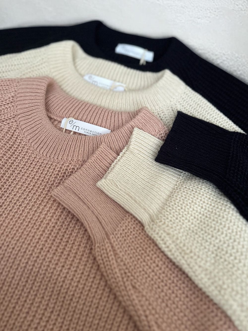Cropped rib クルーネックニット