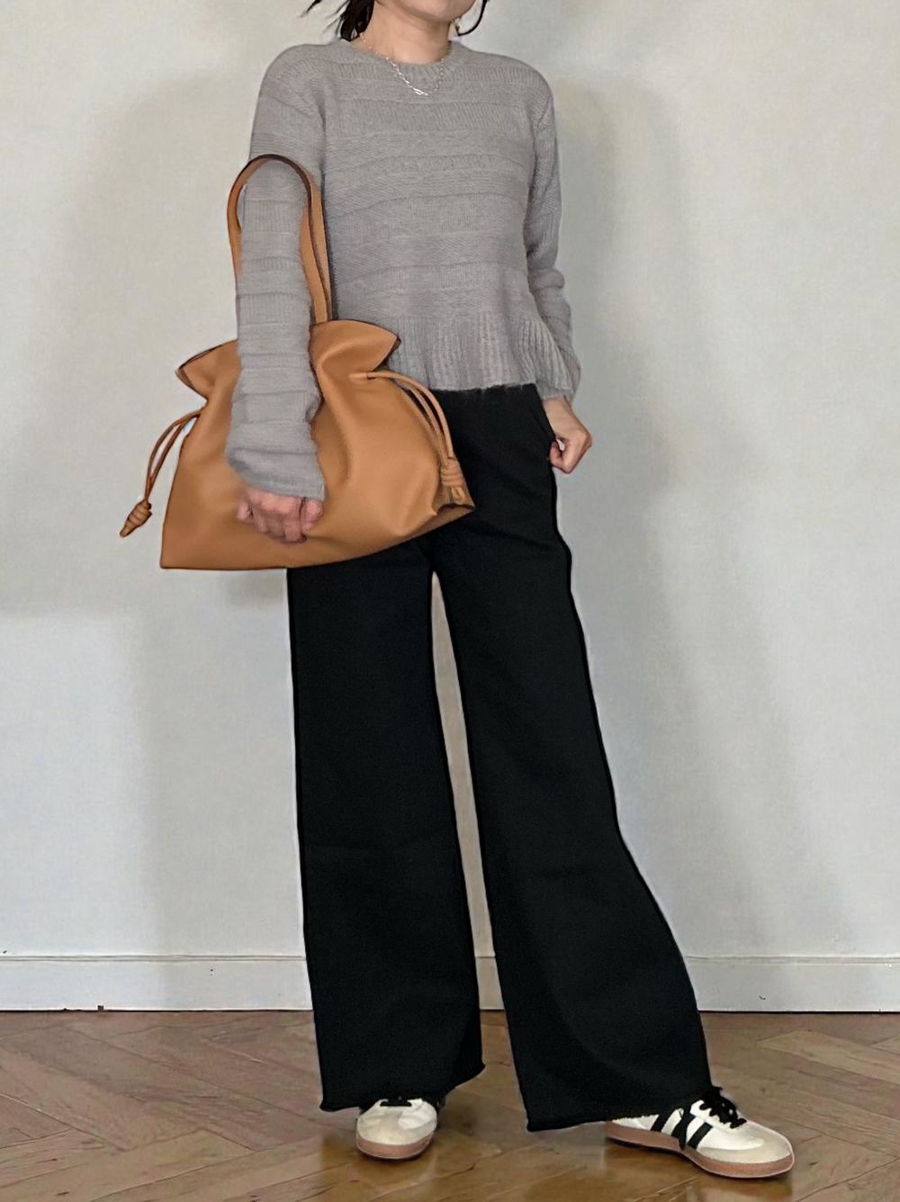 Rib design ペプラムミドルゲージニット