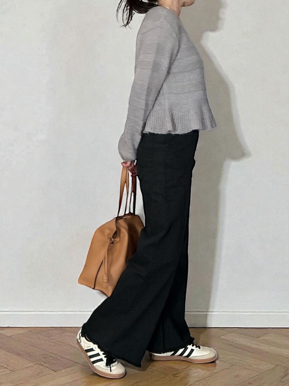 Rib design ペプラムミドルゲージニット