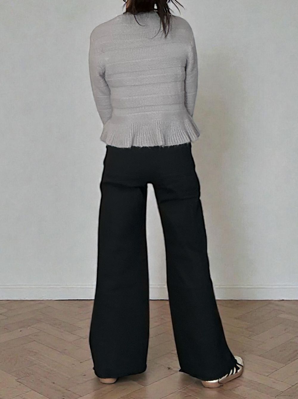 Rib design ペプラムミドルゲージニット