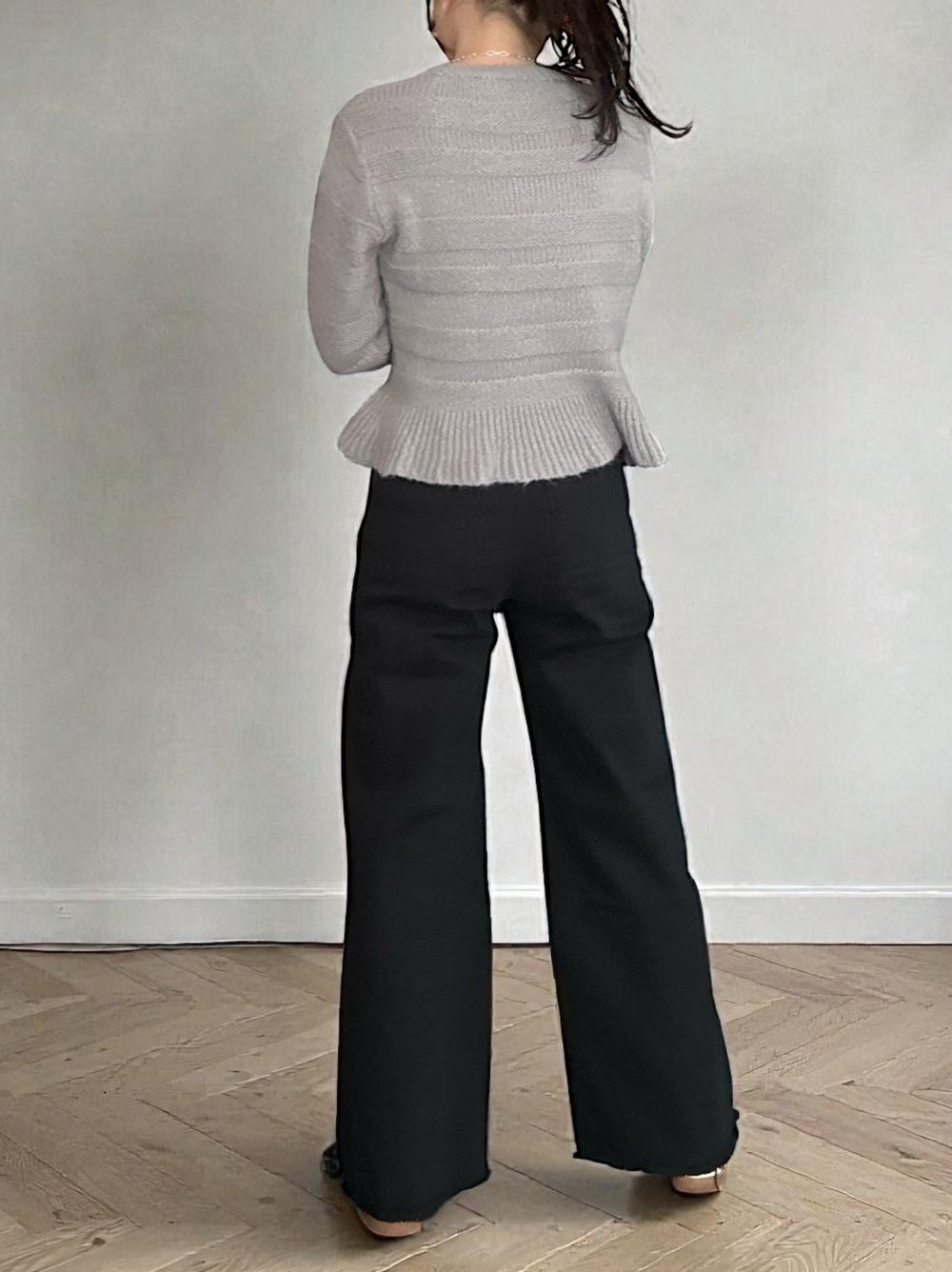 Rib design ペプラムミドルゲージニット