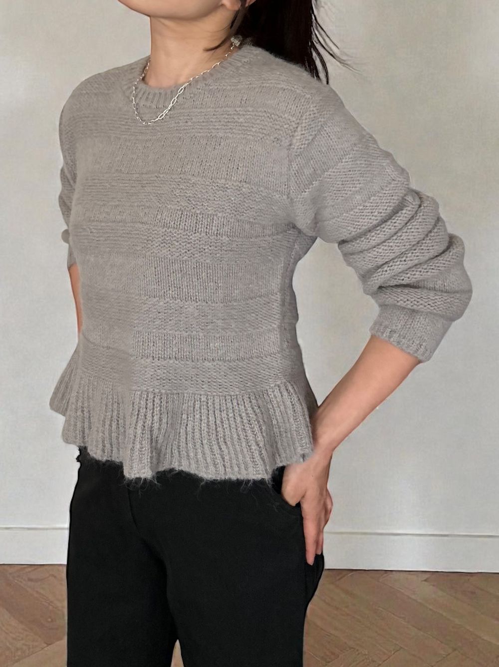 Rib design ペプラムミドルゲージニット