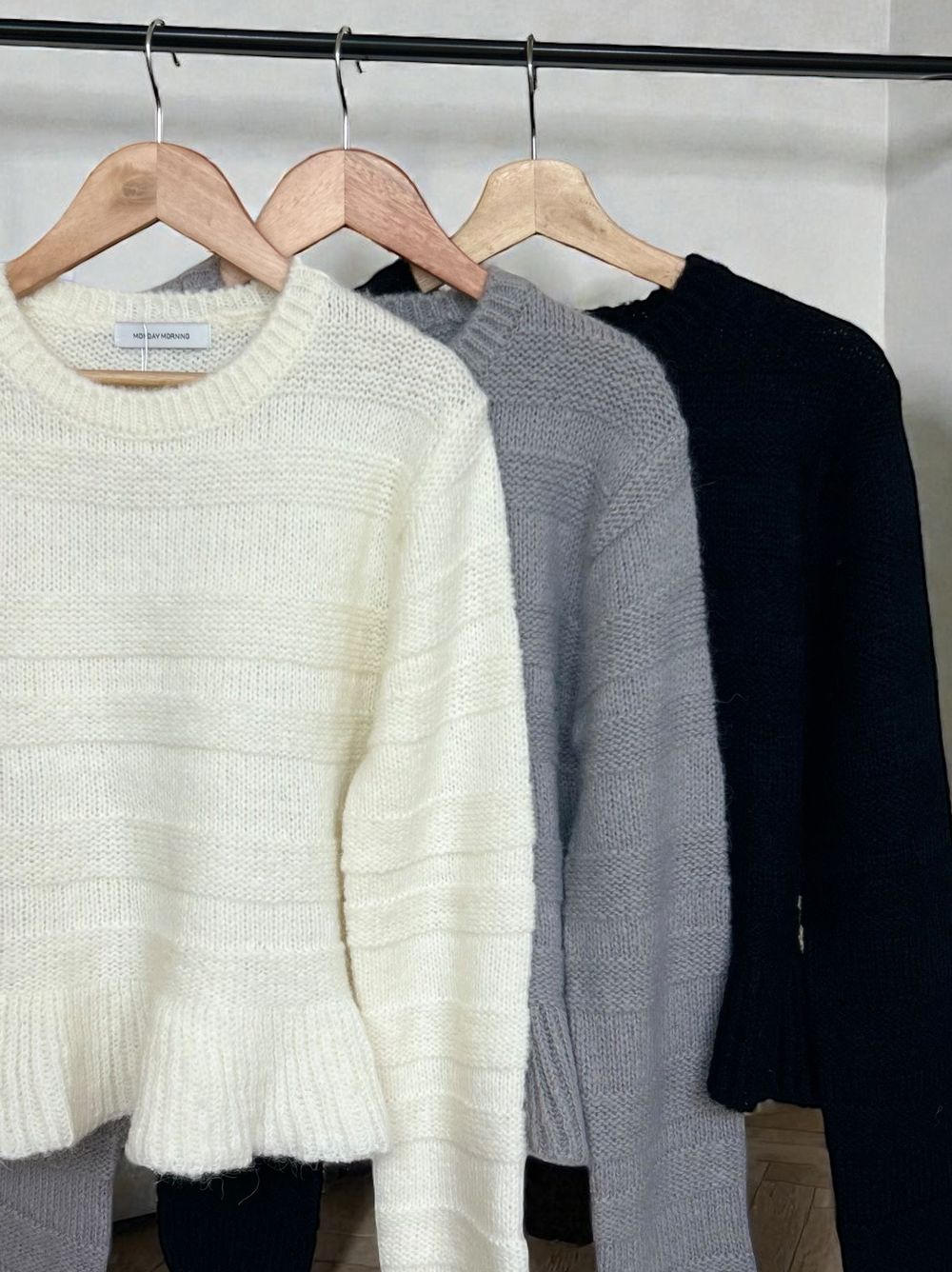 Rib design ペプラムミドルゲージニット