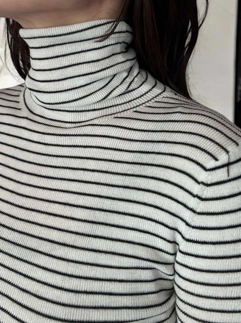 Chalk stripe wool blended ニットタートルトップス