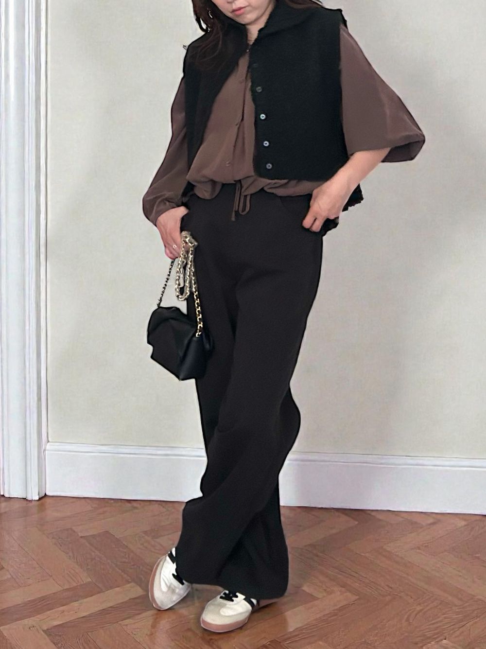 Suede like ギャザーラウンドネックブラウス