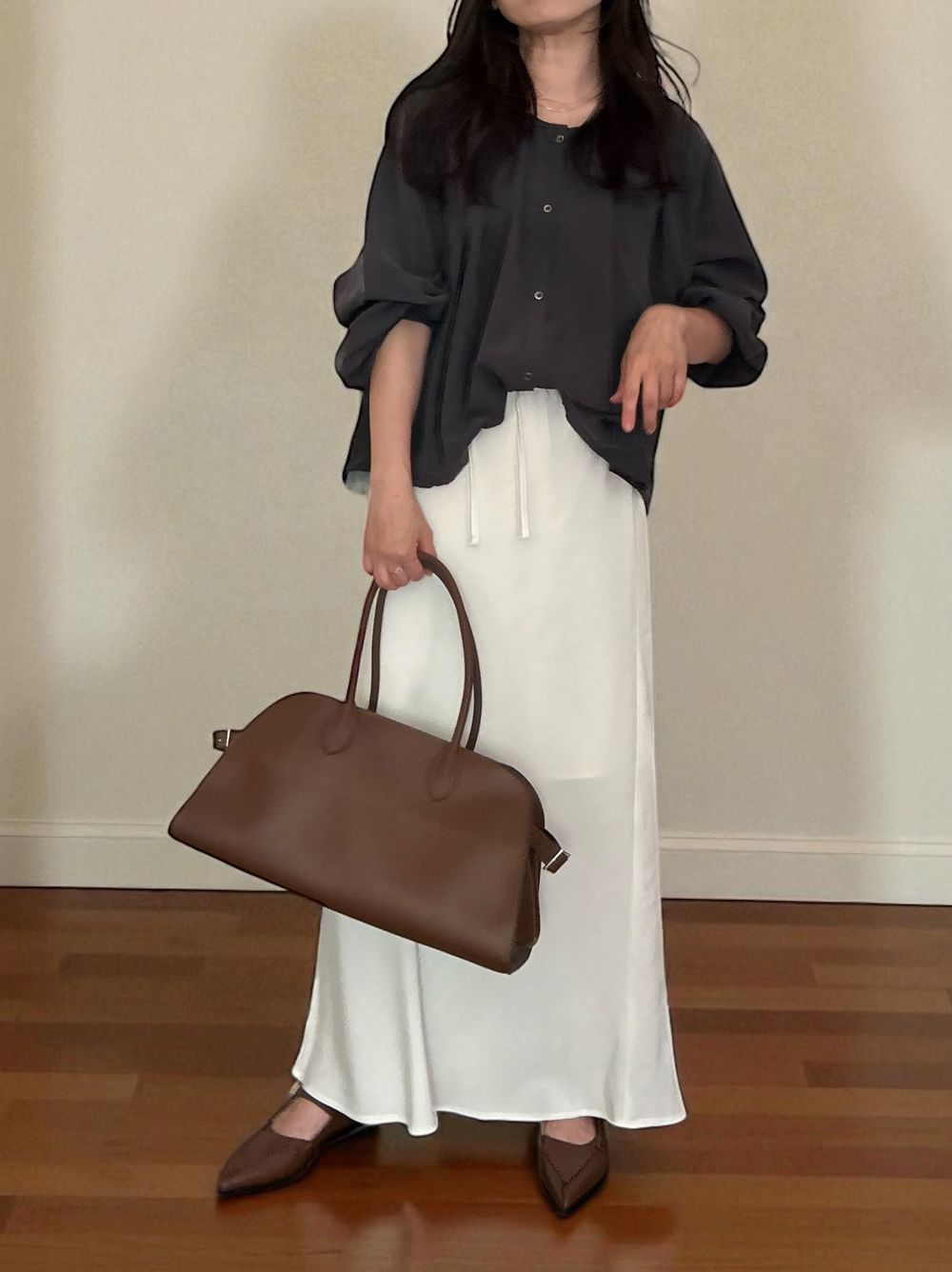 Suede like ギャザーラウンドネックブラウス