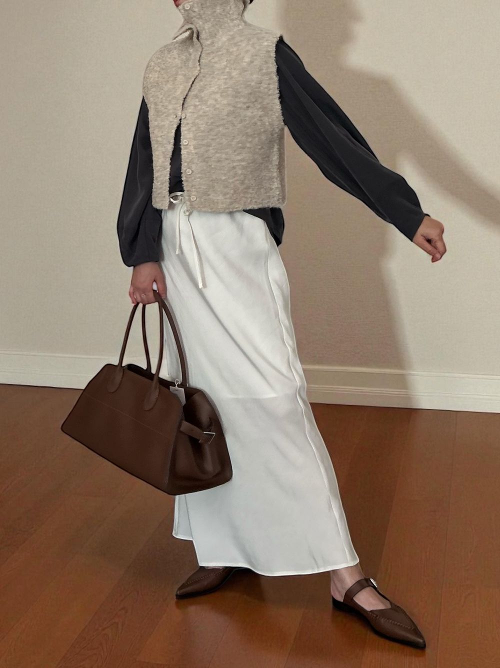 Suede like ギャザーラウンドネックブラウス