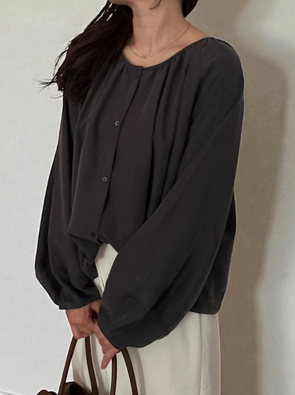 Suede like ギャザーラウンドネックブラウス