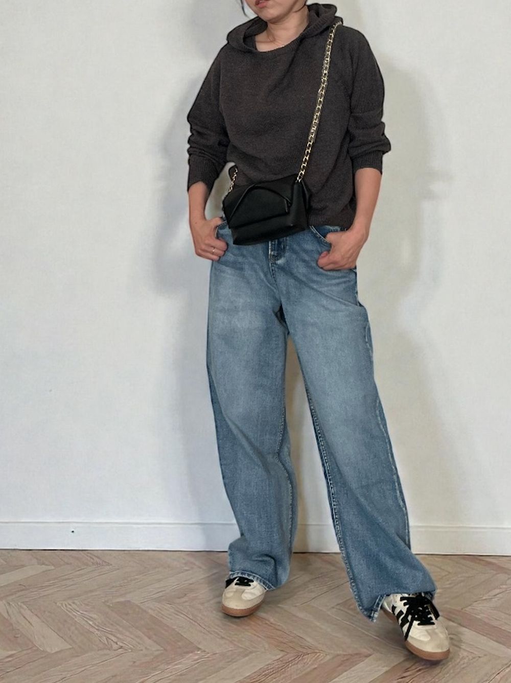 Wool blend crew neckニットフーディー