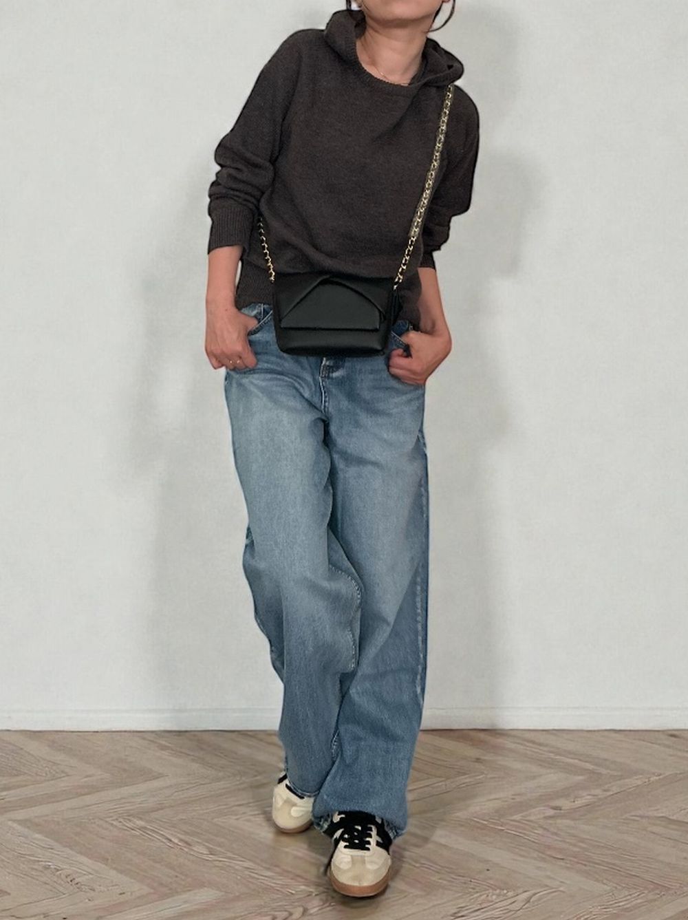 Wool blend crew neckニットフーディー