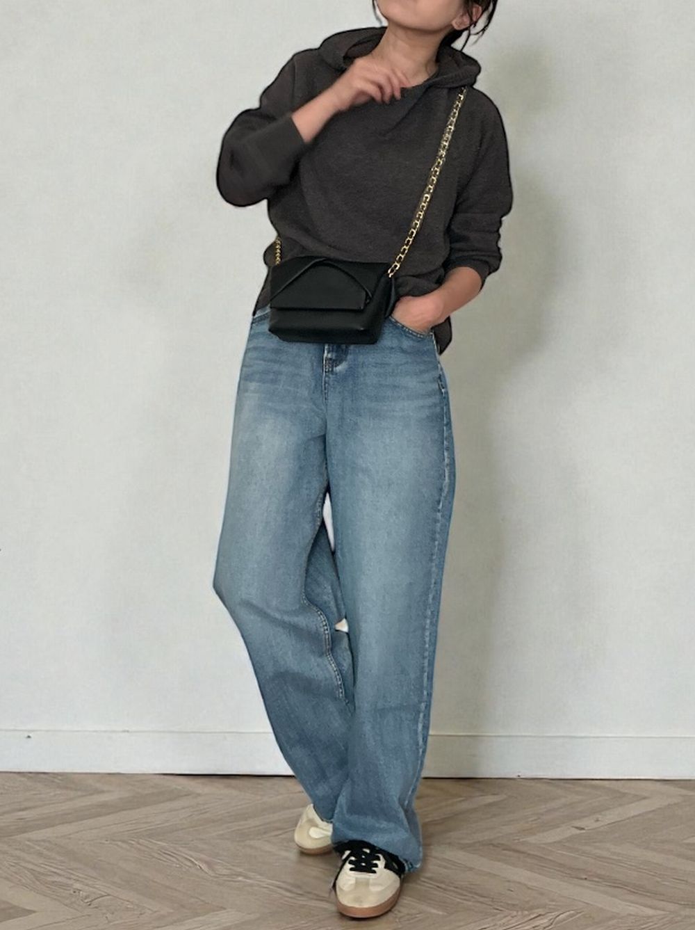 Wool blend crew neckニットフーディー