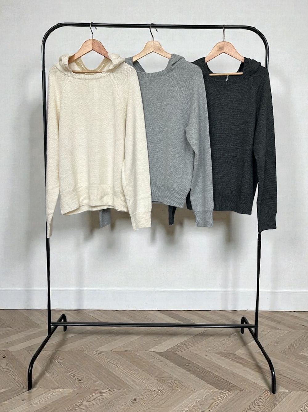 Wool blend crew neckニットフーディー