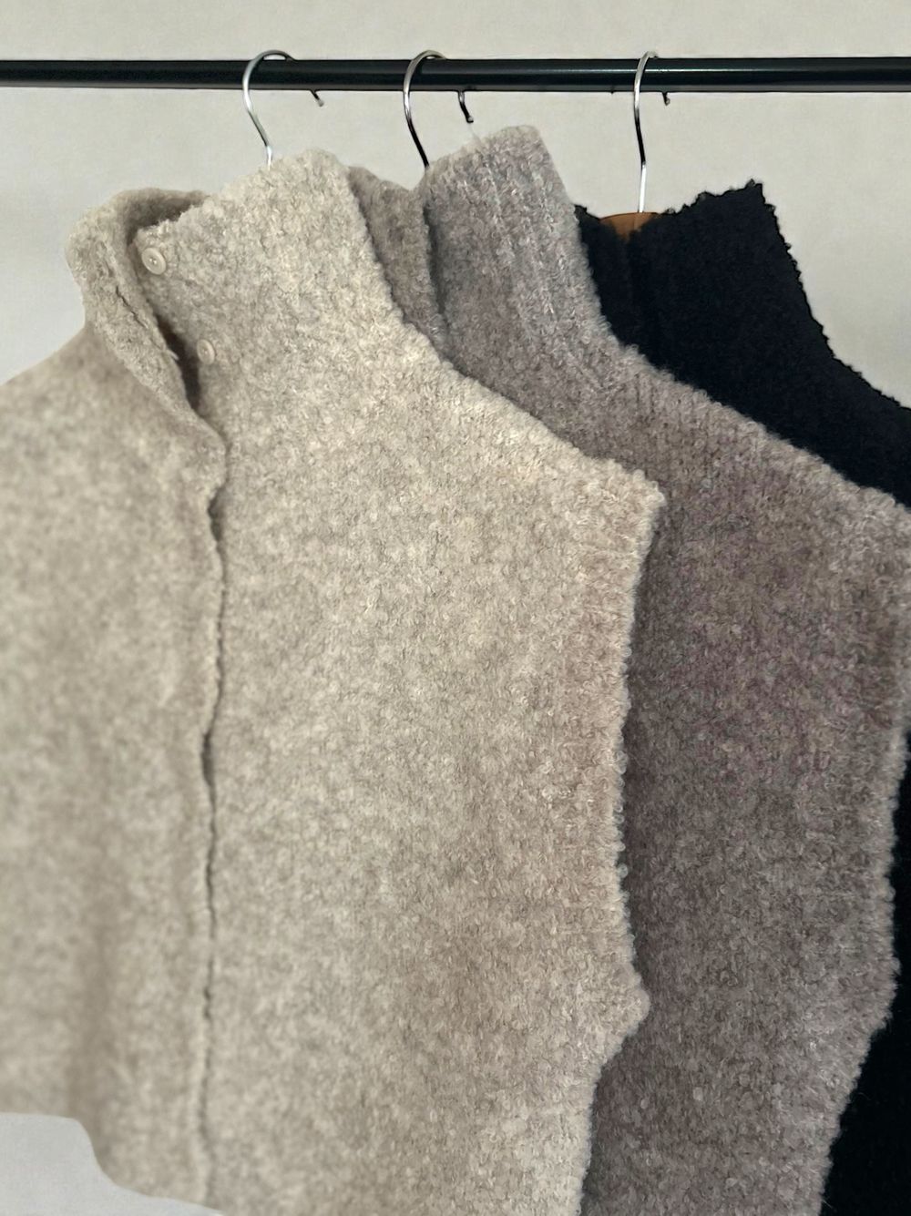 High neck ブークレニットベスト