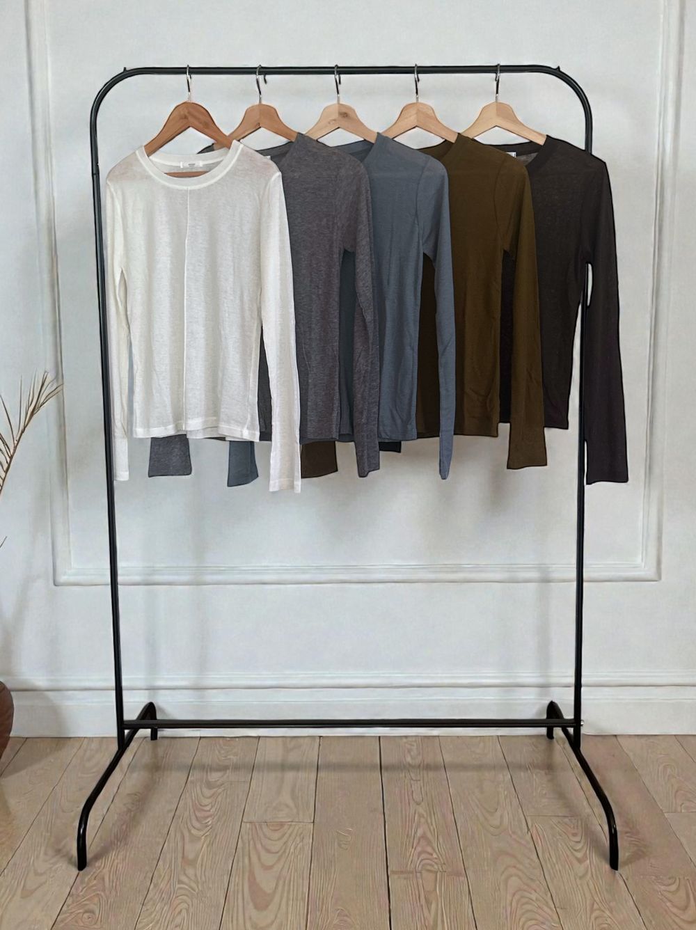 Wool blend crew neck シアートップス