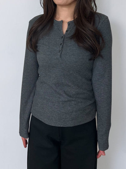 Comfortableヘンリーネックリブカットソー