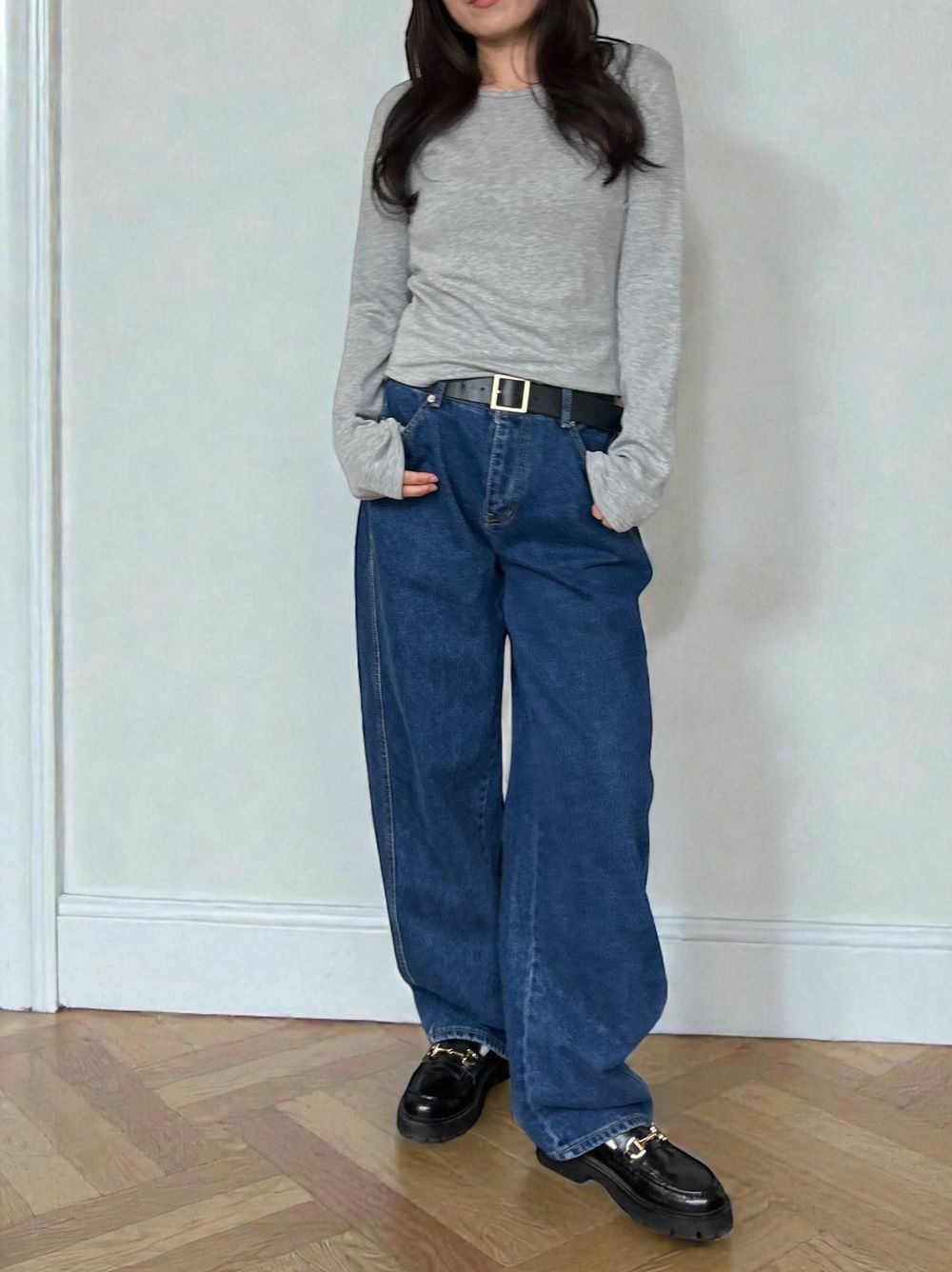 Curved hemlineフリースラウンドネックカットソー