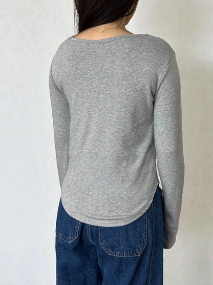 Curved hemlineフリースラウンドネックカットソー