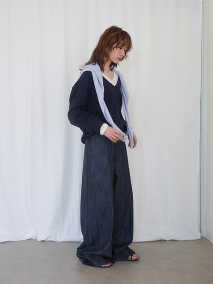 Deep V-neck プルオーバーニット