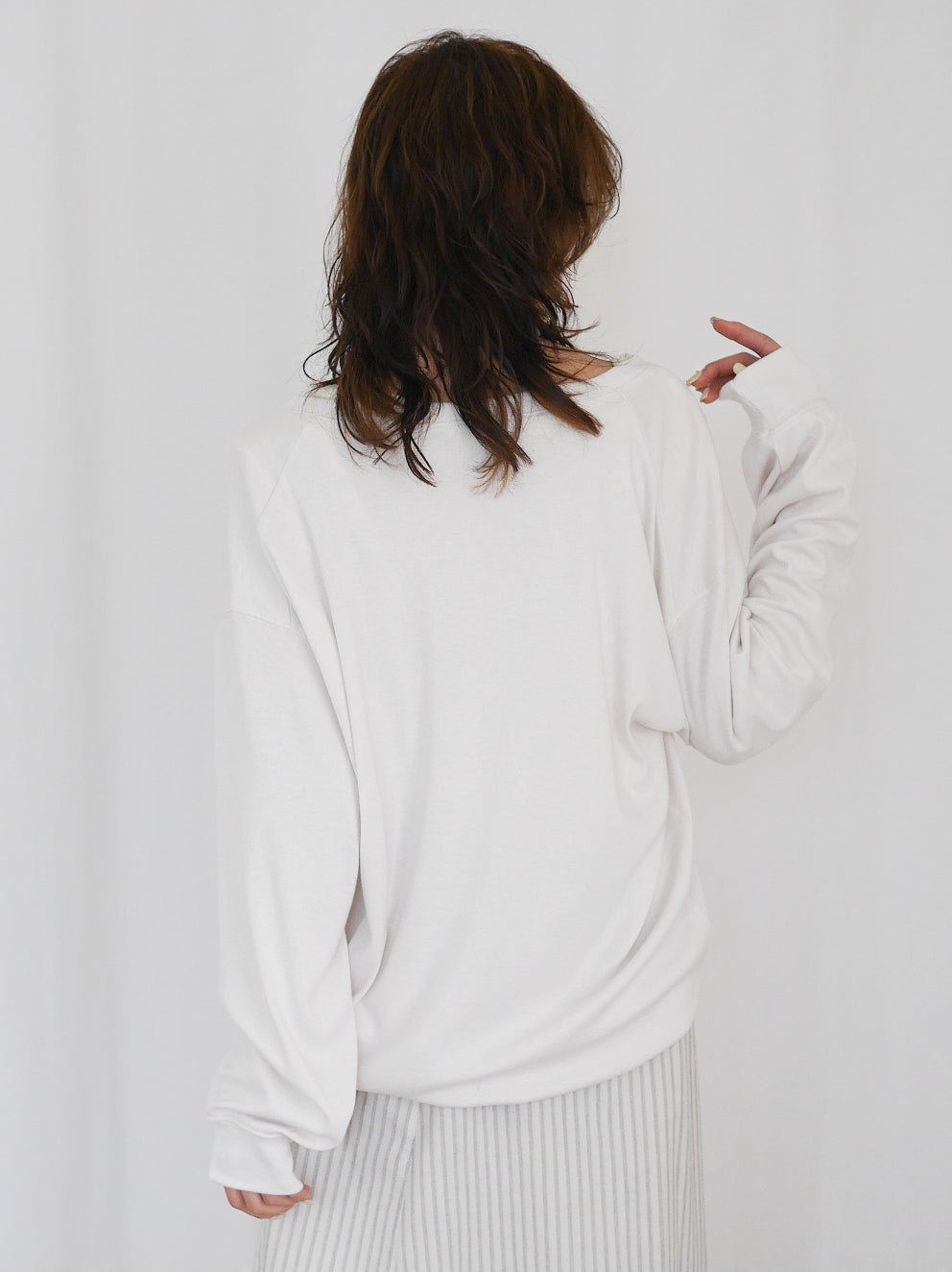 Deep V-neck プルオーバーニット