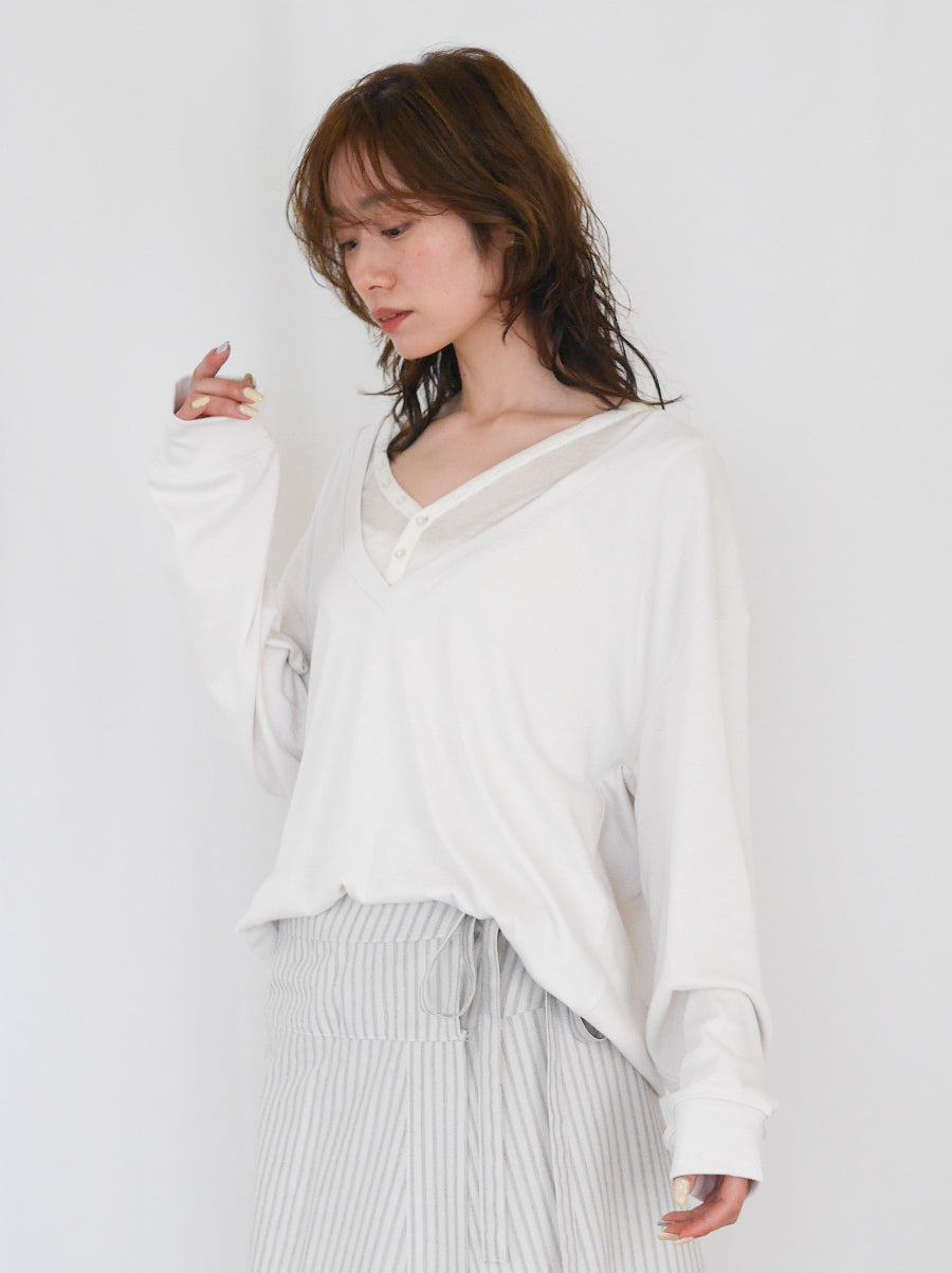 Deep V-neck プルオーバーニット