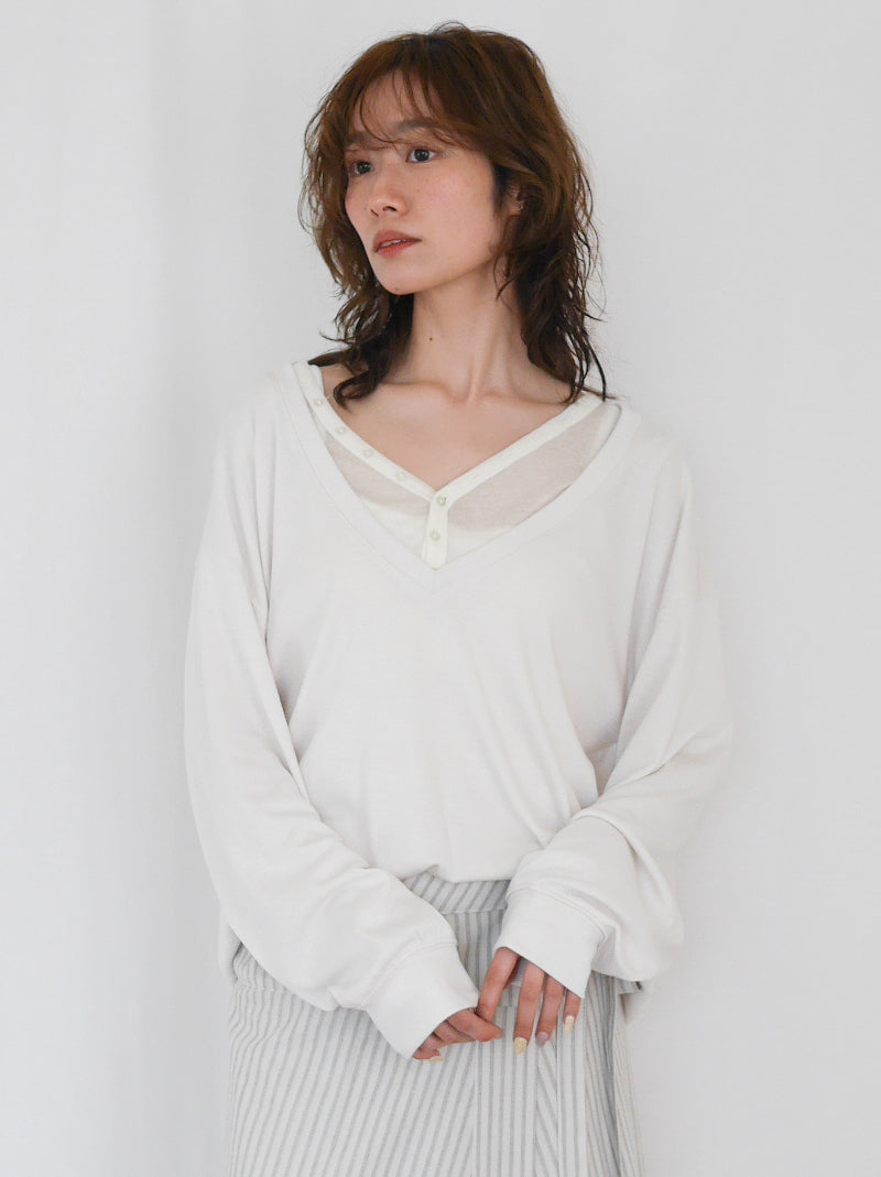 Deep V-neck プルオーバーニット