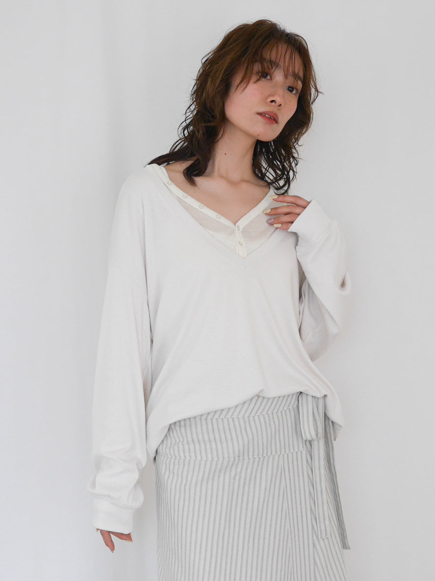 Deep V-neck プルオーバーニット