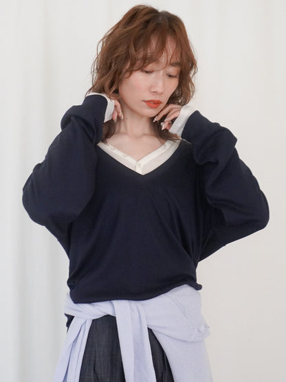 Deep V-neck プルオーバーニット