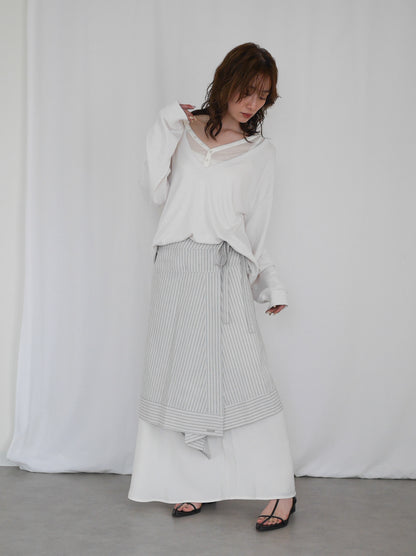 Deep V-neck プルオーバーニット