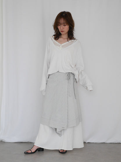 Deep V-neck プルオーバーニット