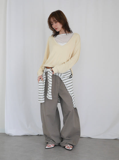 Deep V-neck プルオーバーニット