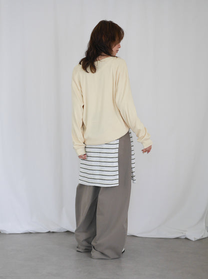 Deep V-neck プルオーバーニット