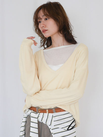 Deep V-neck プルオーバーニット