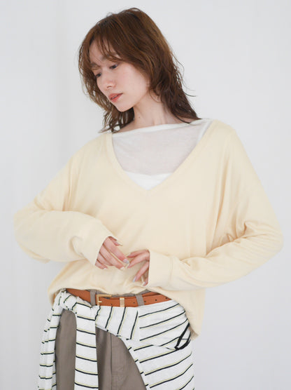 Deep V-neck プルオーバーニット