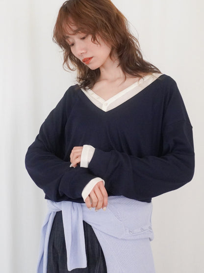 Deep V-neck プルオーバーニット