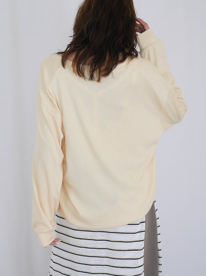 Deep V-neck プルオーバーニット