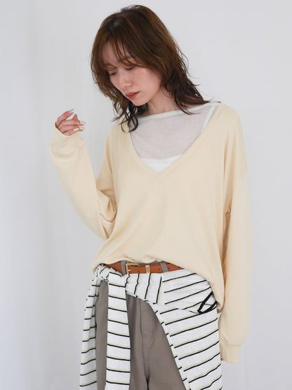 Deep V-neck プルオーバーニット