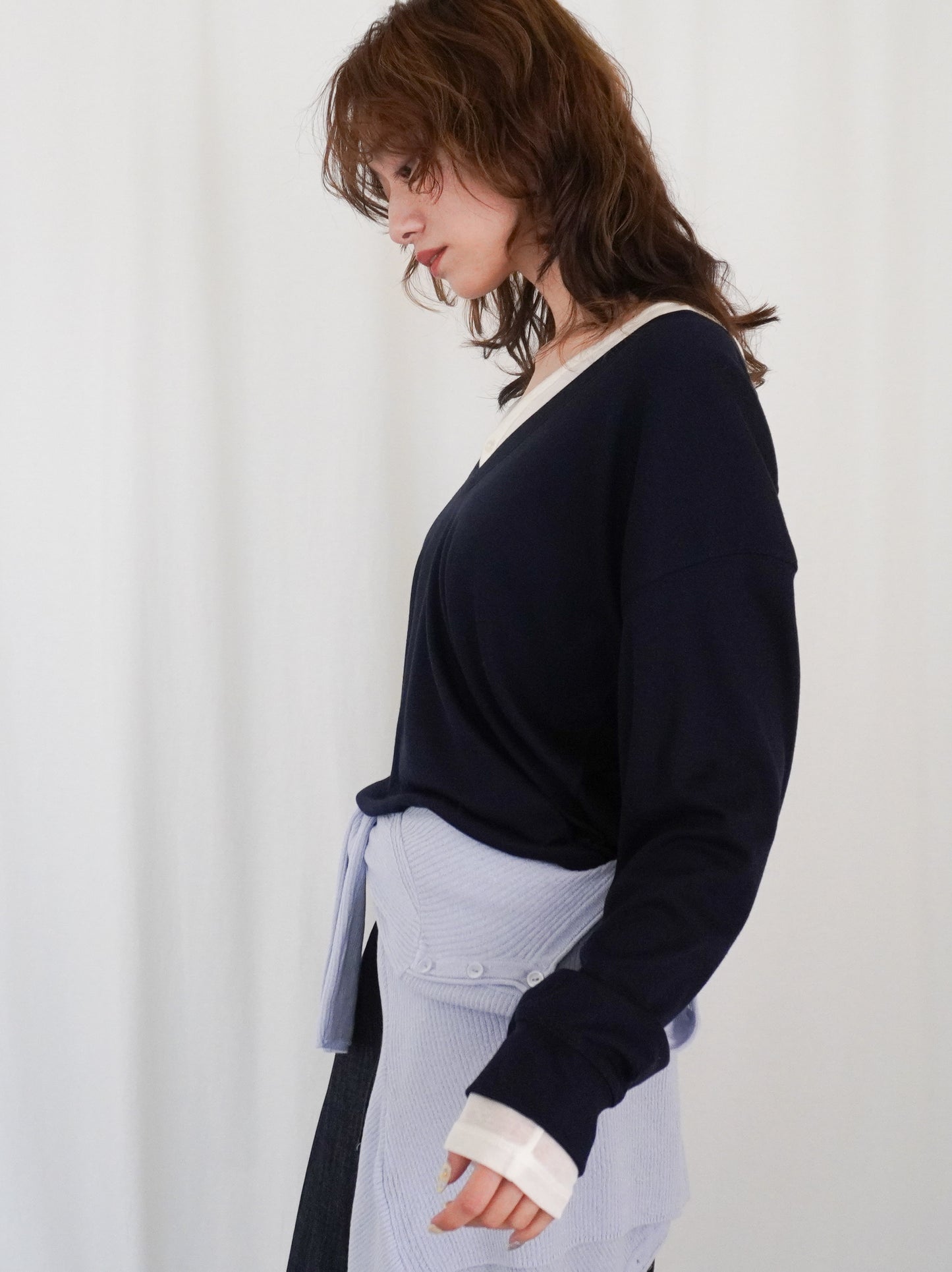 Deep V-neck プルオーバーニット