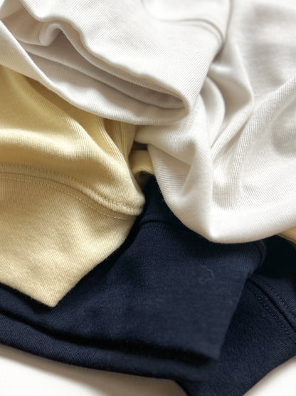 Deep V-neck プルオーバーニット