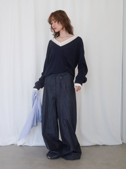 Deep V-neck プルオーバーニット