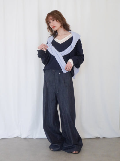 Deep V-neck プルオーバーニット