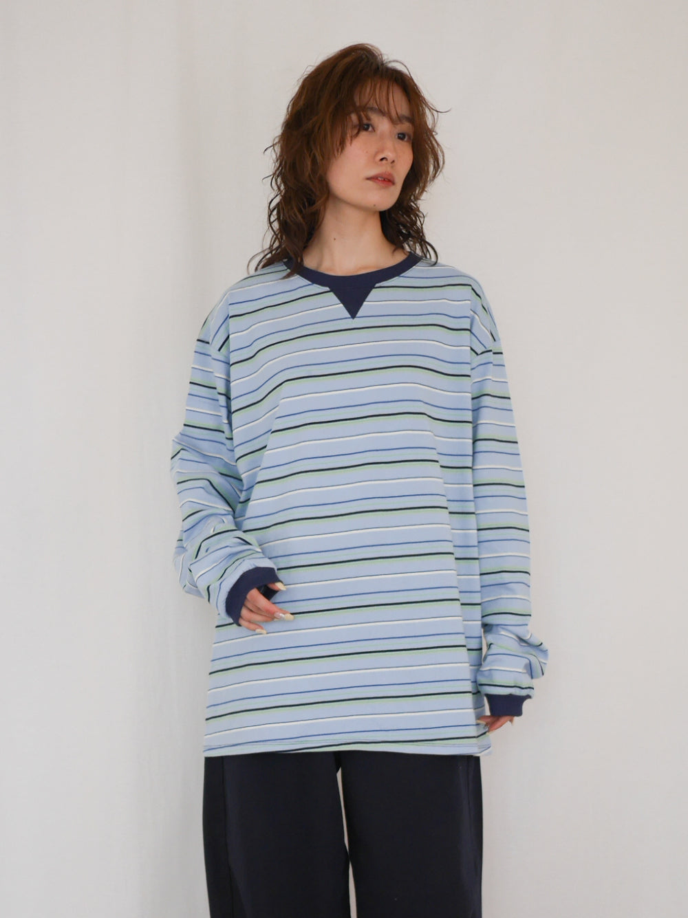 Big silhouette マルチボーダーVガゼットロングTシャツ