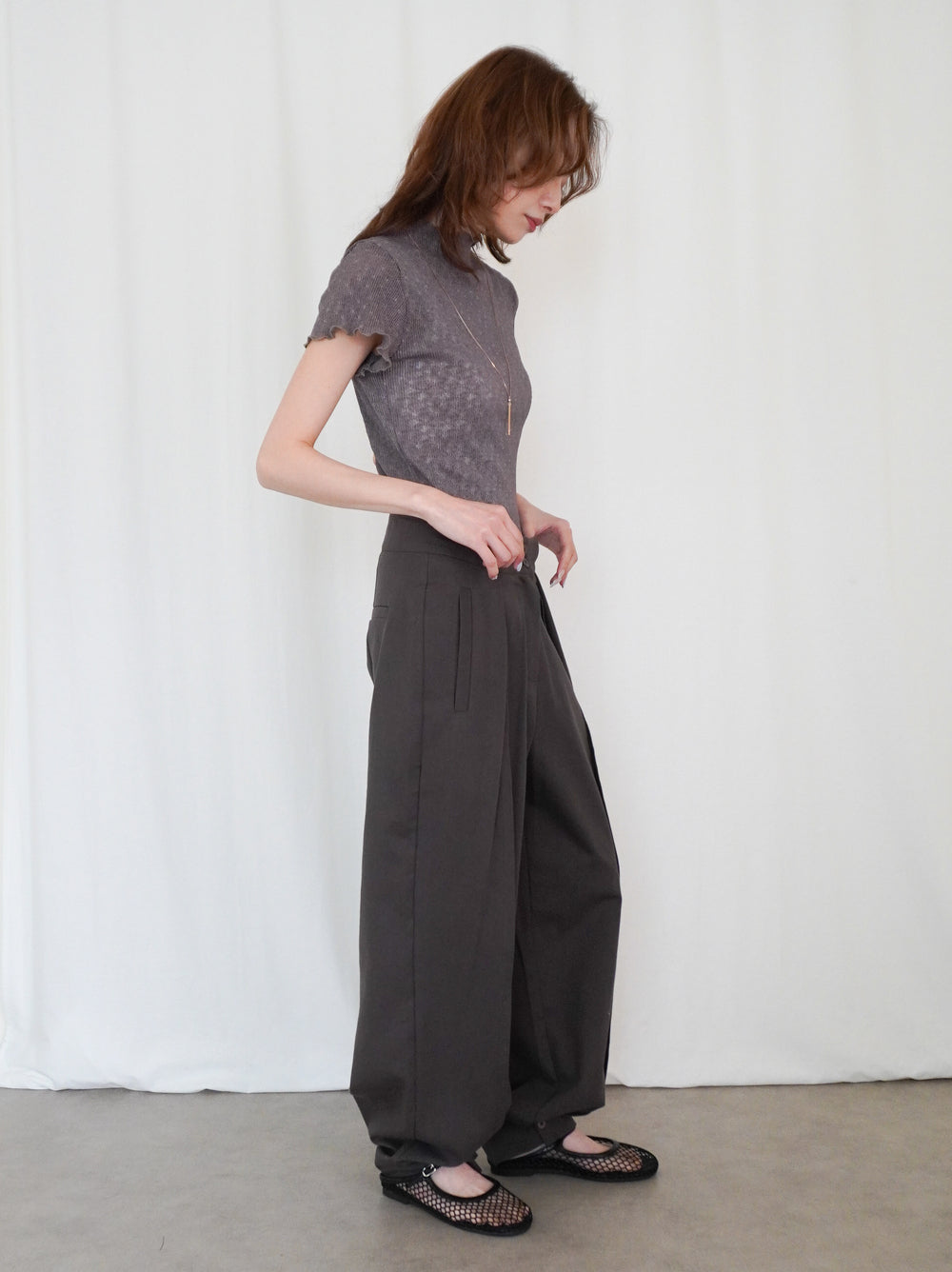 Puff textured sheer メロウハイネックトップス