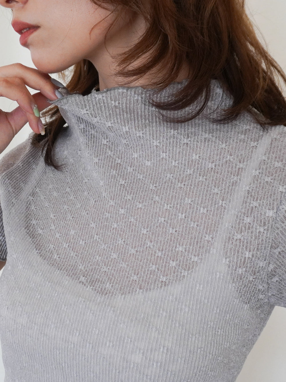 Puff textured sheer メロウハイネックトップス