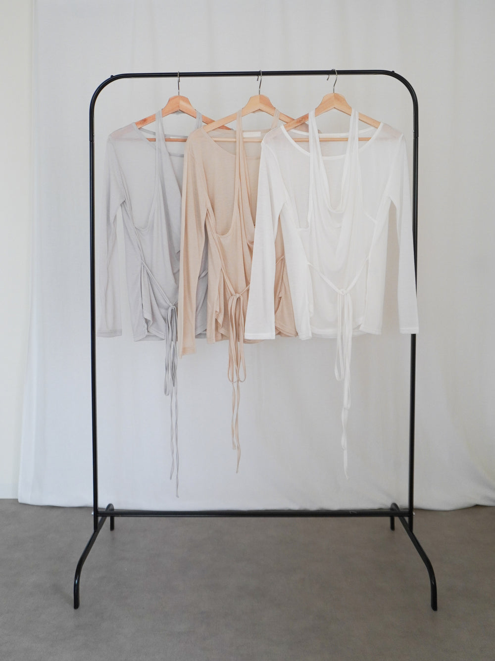 Halter layered ドレープラウンドネックトップス