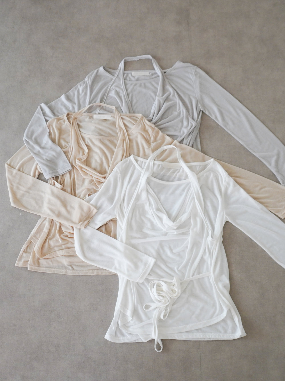 Halter layered ドレープラウンドネックトップス