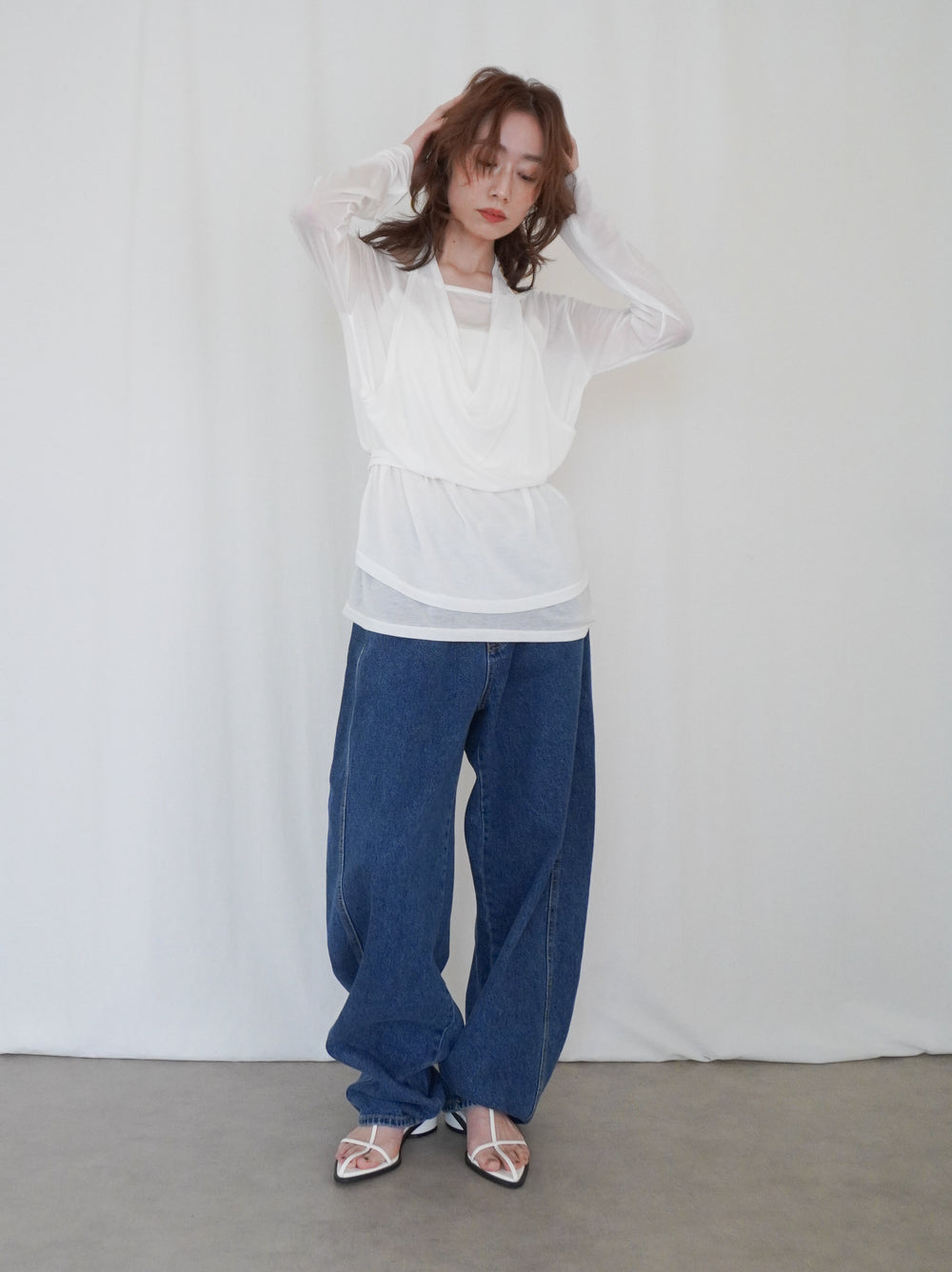 Halter layered ドレープラウンドネックトップス